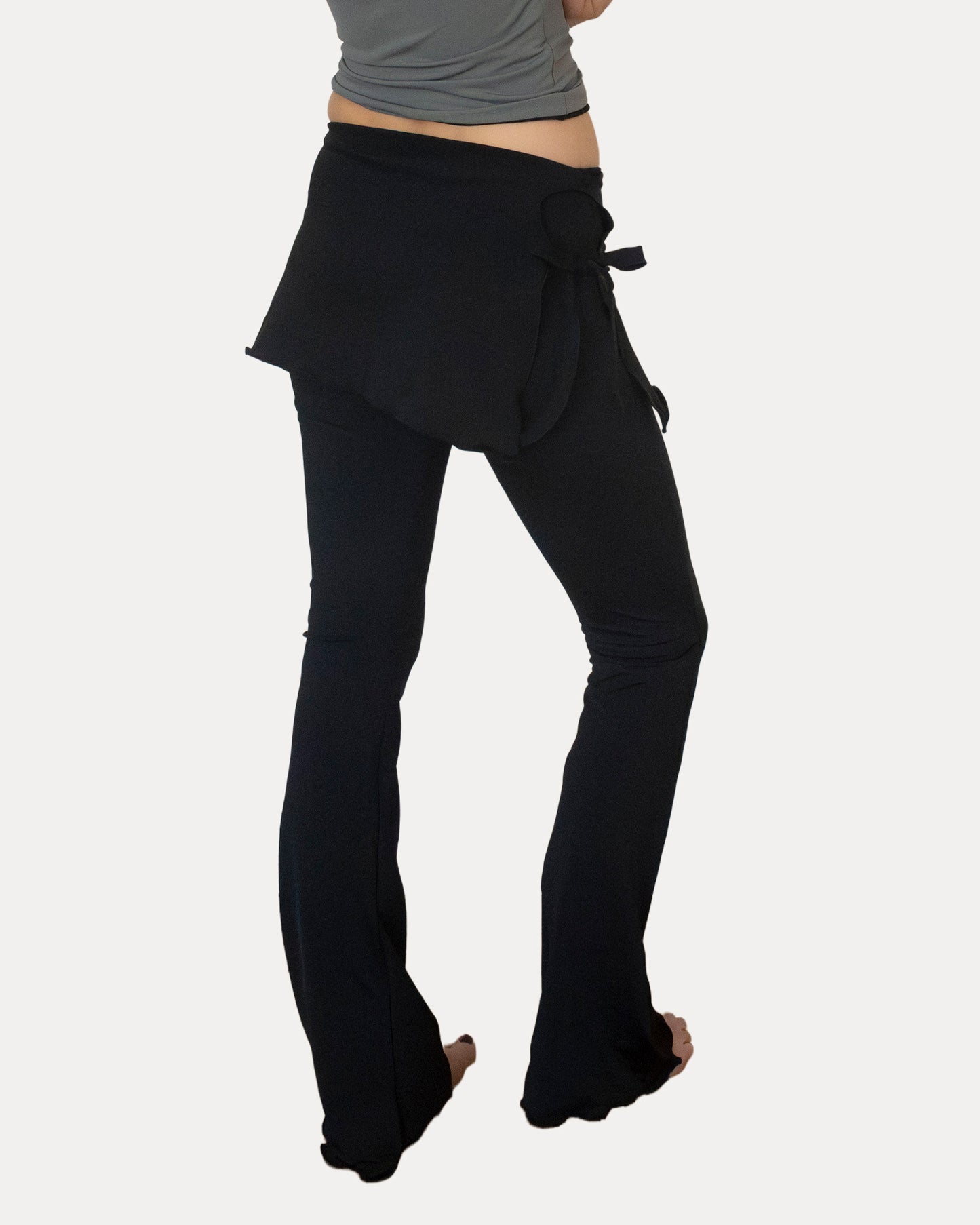 333 PANTS IN BLACK