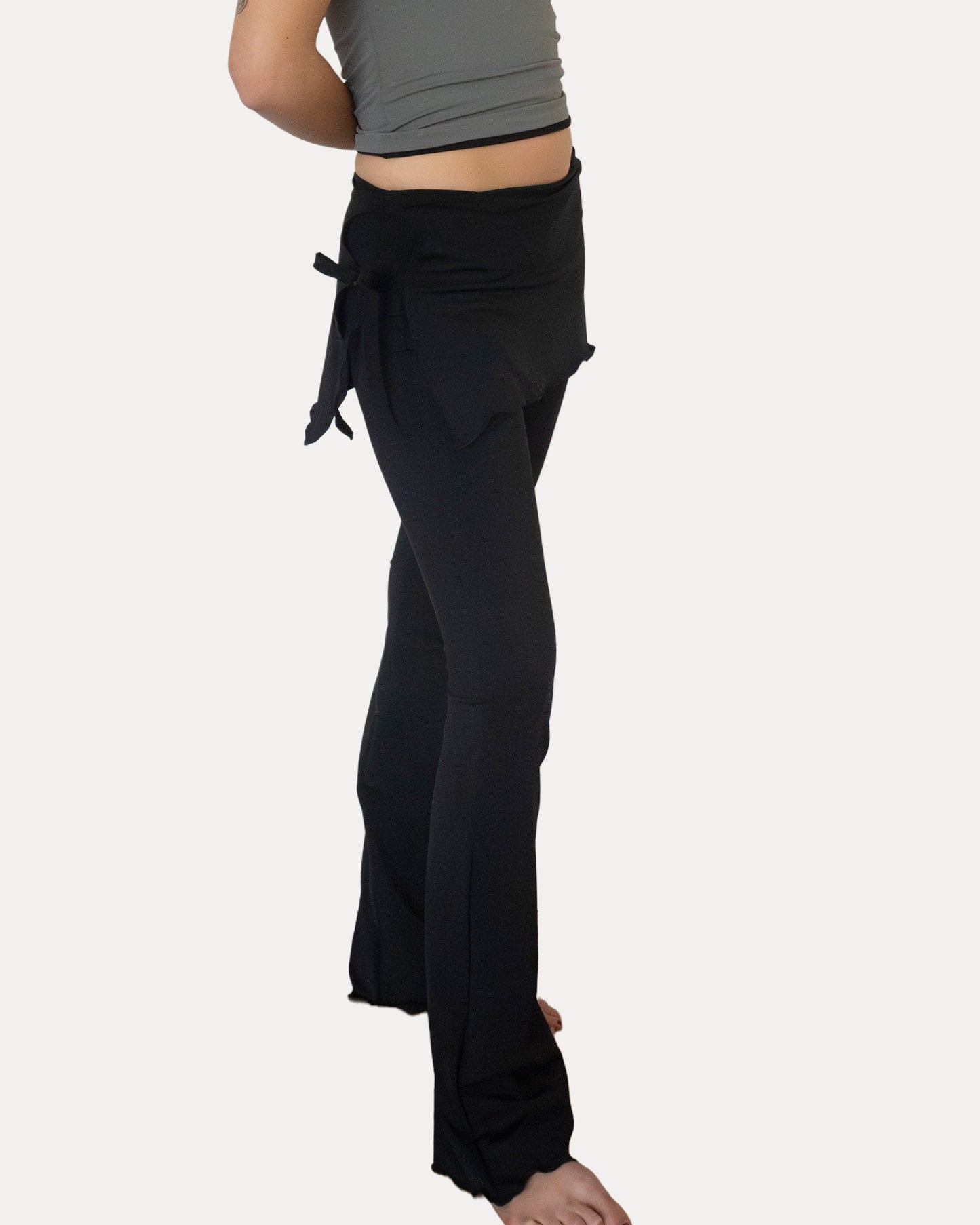 333 PANTS IN BLACK